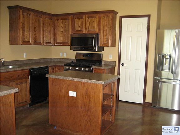 4th image of 225 Oak Springs Dr