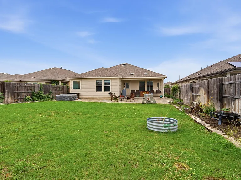 129 Esparza Dr — Photo 23