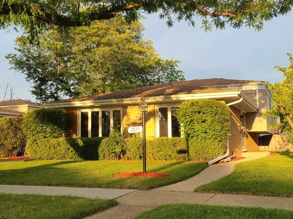 2025 Webster Ln, Des Plaines, IL 60018