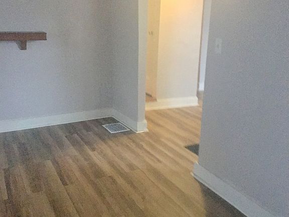 4th image of 2625 Falmouth Ave