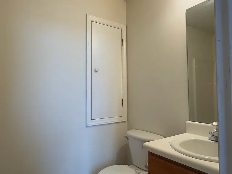 421 Barn View Ct — Photo 9