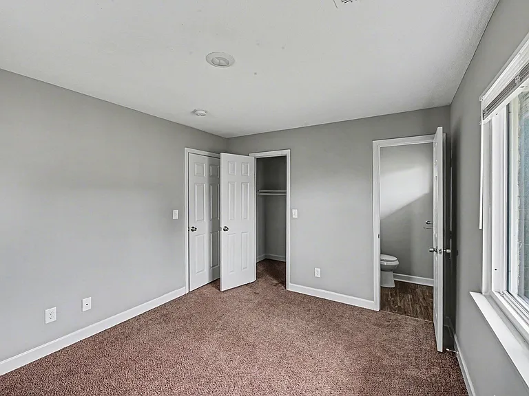 Brentwood Apartments — Photo 11