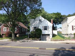 2489 Centre St, West Roxbury, MA 02132