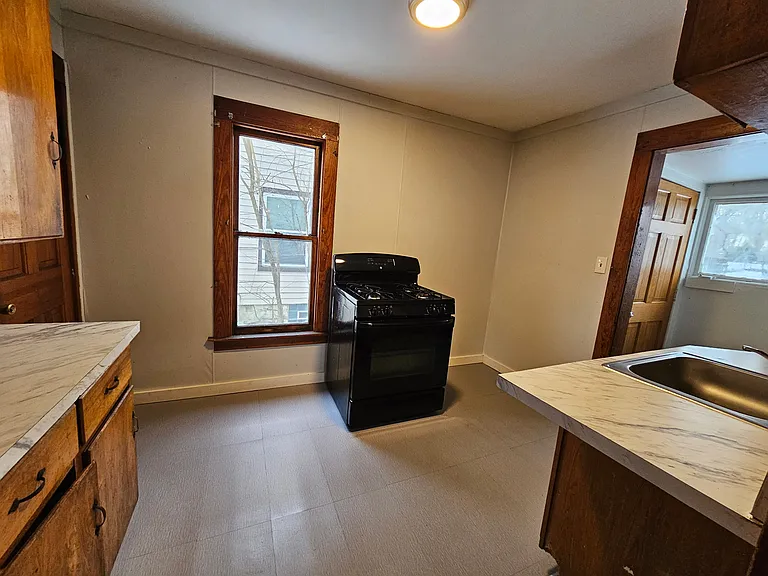 1019 Daleford St — Photo 4