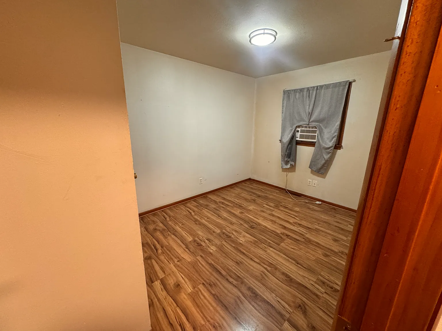 2 bed, 800 sqft, $900 — Photo 3