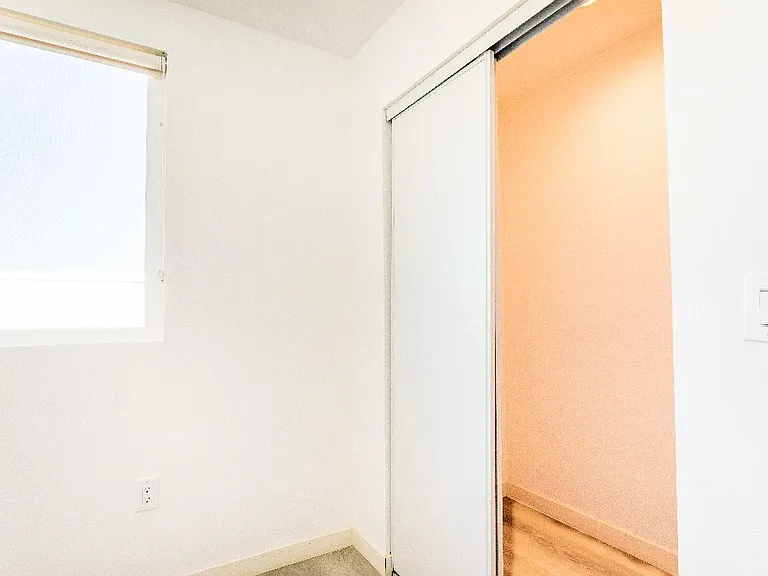 1815 W Adams Blvd — Photo 52