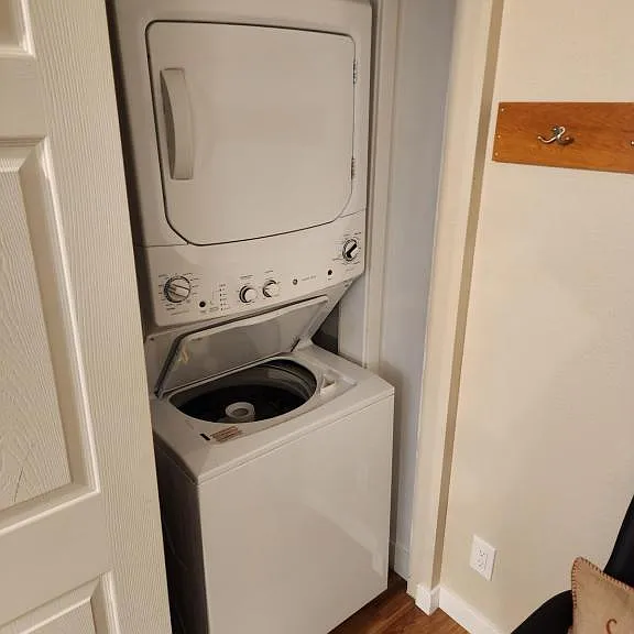 75 S Lookout Mountain Rd #C — Photo 23