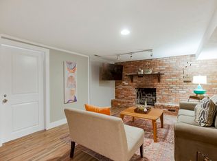 1013 SW Ingleside Pl, Lees Summit, MO 64081