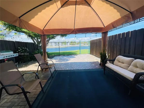 8579 SW 214th Ter, Cutler Bay, FL 33189