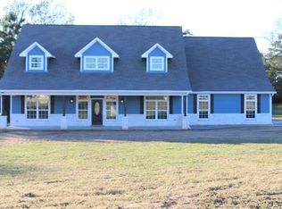 11450 Oak Springs Dr, Willis, TX 77378