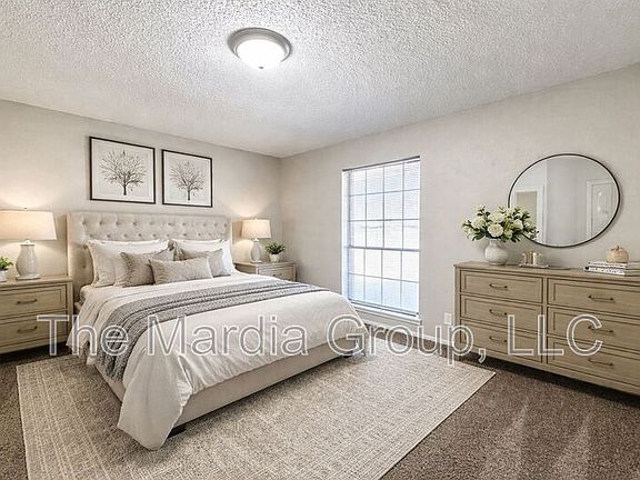 4th image of 3813 William St