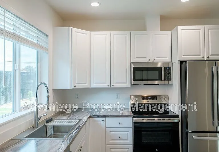 2190 SE Marion St — Photo 23