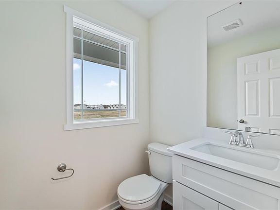 4th image of 215 Varley Ln