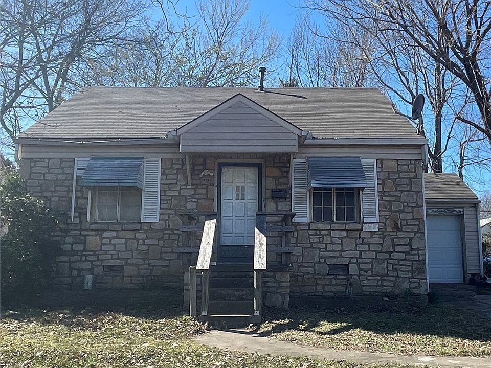 2nd image of 812 N Delaware Pl