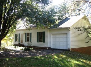 715 Saddle Dr, Pilot Mtn, NC 27041