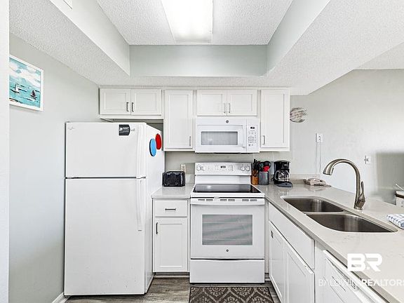 4th image of 1117 W Beach Blvd #206