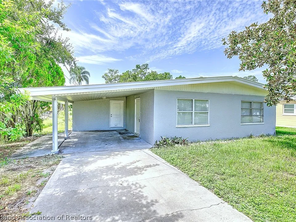 1061 Lake Sebring Dr