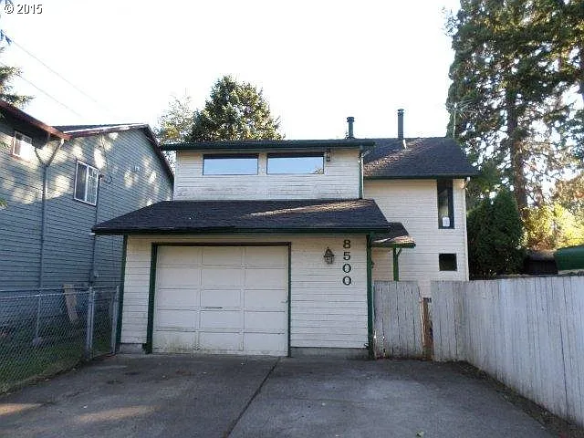 8500 SE Clatsop St photo 1