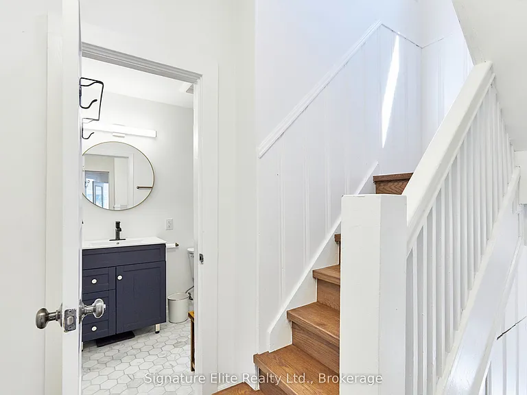 124 Geoffrey St #UPPER — Photo 23