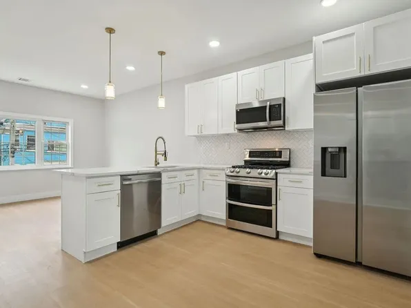 13 W 13th St Floor 2, Bayonne, NJ 07002