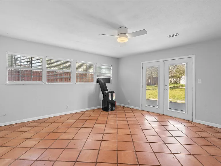 4900 Eastdale Dr — Photo 14