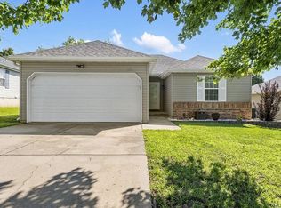 421 W White Ash Rd, Nixa, MO 65714