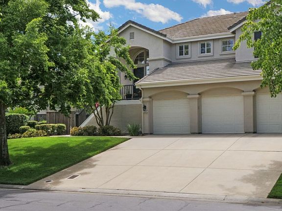 2nd image of 4504 Saint Andrews Dr