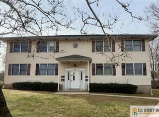285 S Lincoln Ave, Middlesex, NJ 08846