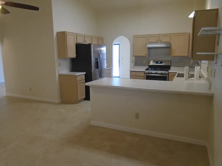 8054 S New Abbey Dr — Photo 3