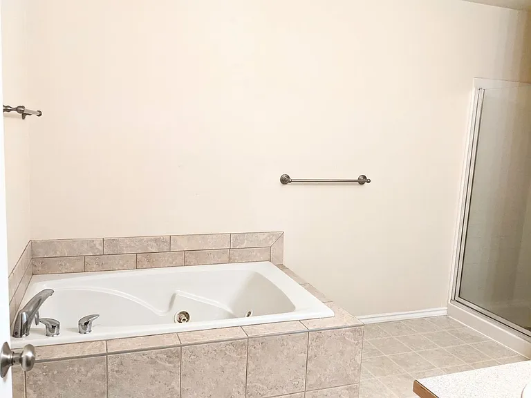 4160 Deemer Rd #201 — Photo 16