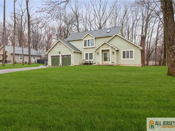 2 Grenoble Ct, Matawan, NJ 07747