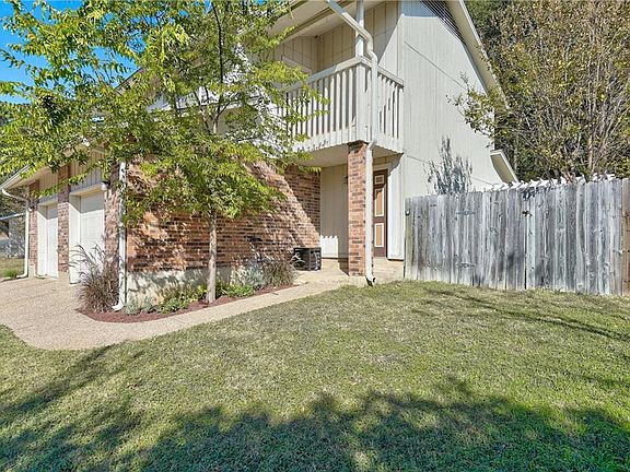2nd image of 6813 Thorncliffe Dr APT A