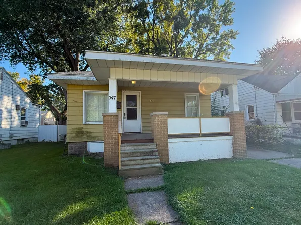 747 Vermilya Ave, Flint, MI 48507