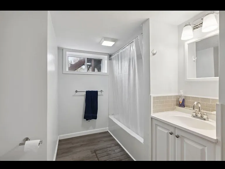 370 Main St #2 — Photo 6