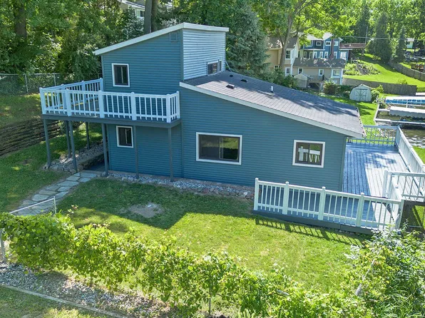 7017 Whitney Woods Rd, Fenton, MI 48430