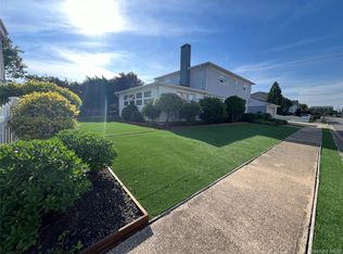 44 Matlock St, Lido Beach, NY 11561