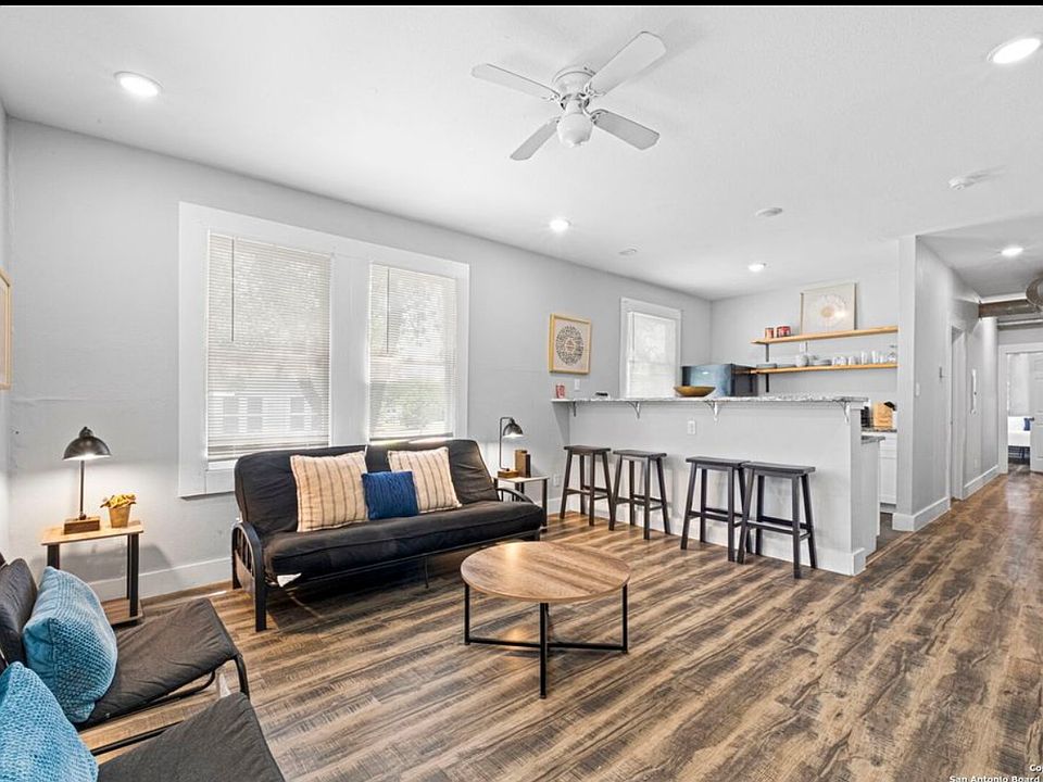 1st image of 402 E Dewey Pl #101