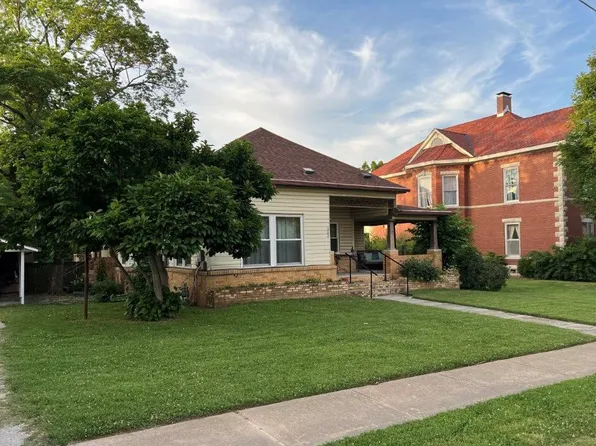 307 NE 2nd St #4, Bentonville, AR 72712