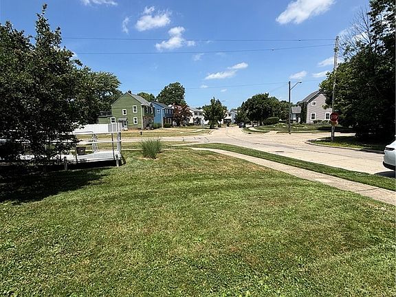 2nd image of 4068 Lambert Rd