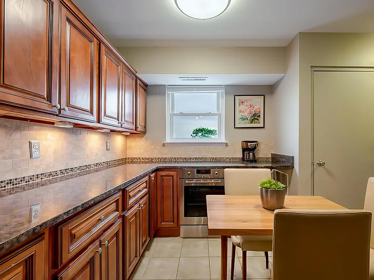 430 N Armistead St #303 — Photo 3