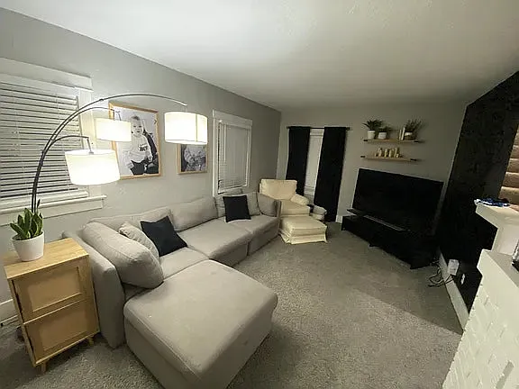 563 Broad Blvd — Photo 2
