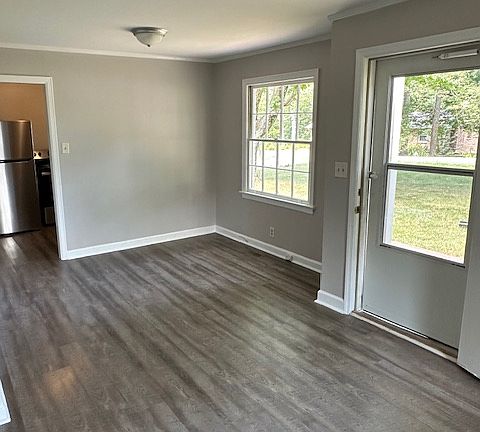 View of dining area as seen from livingroom.