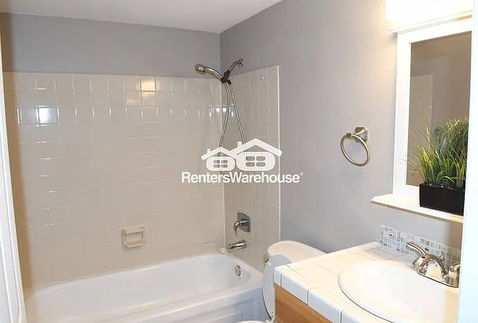 8814 N 8th St #102 — Photo 10