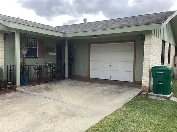 2160 Esplanade Pl, Terrytown, LA 70056