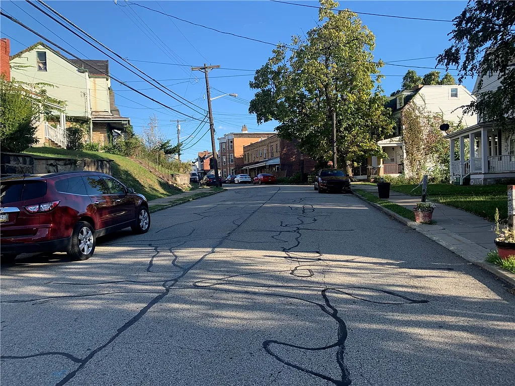 1 bed, 700 sqft, $900 — Photo 2