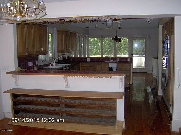 4th image of 2580 Spruce Creek Blvd