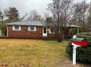 409 West Cir, Matthews, NC 28104
