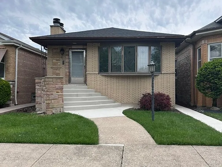6009 S Kolin Ave — Photo 1