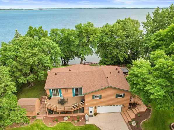 24295 Matson Point Trl, Pelican Rapids, MN 56572