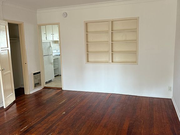 3rd image of 7728 Hollywood Blvd #11